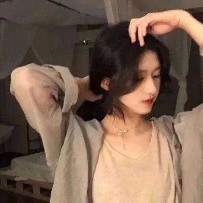 关于莉莉周的一切